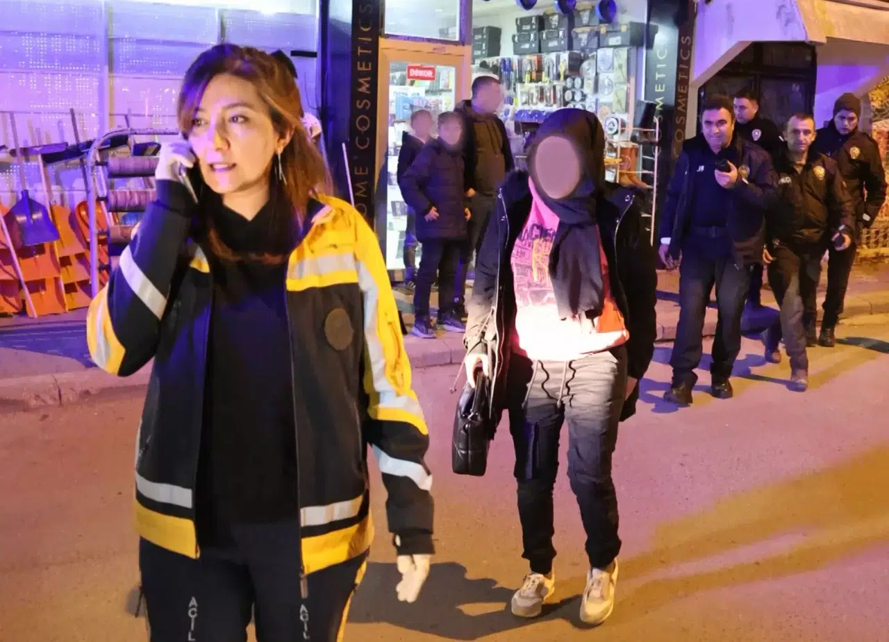 Bayanı Sokak Ortasında Bıçaklayıp Kaçmıştı, Polisin Operasyonuyla Yakalandı
