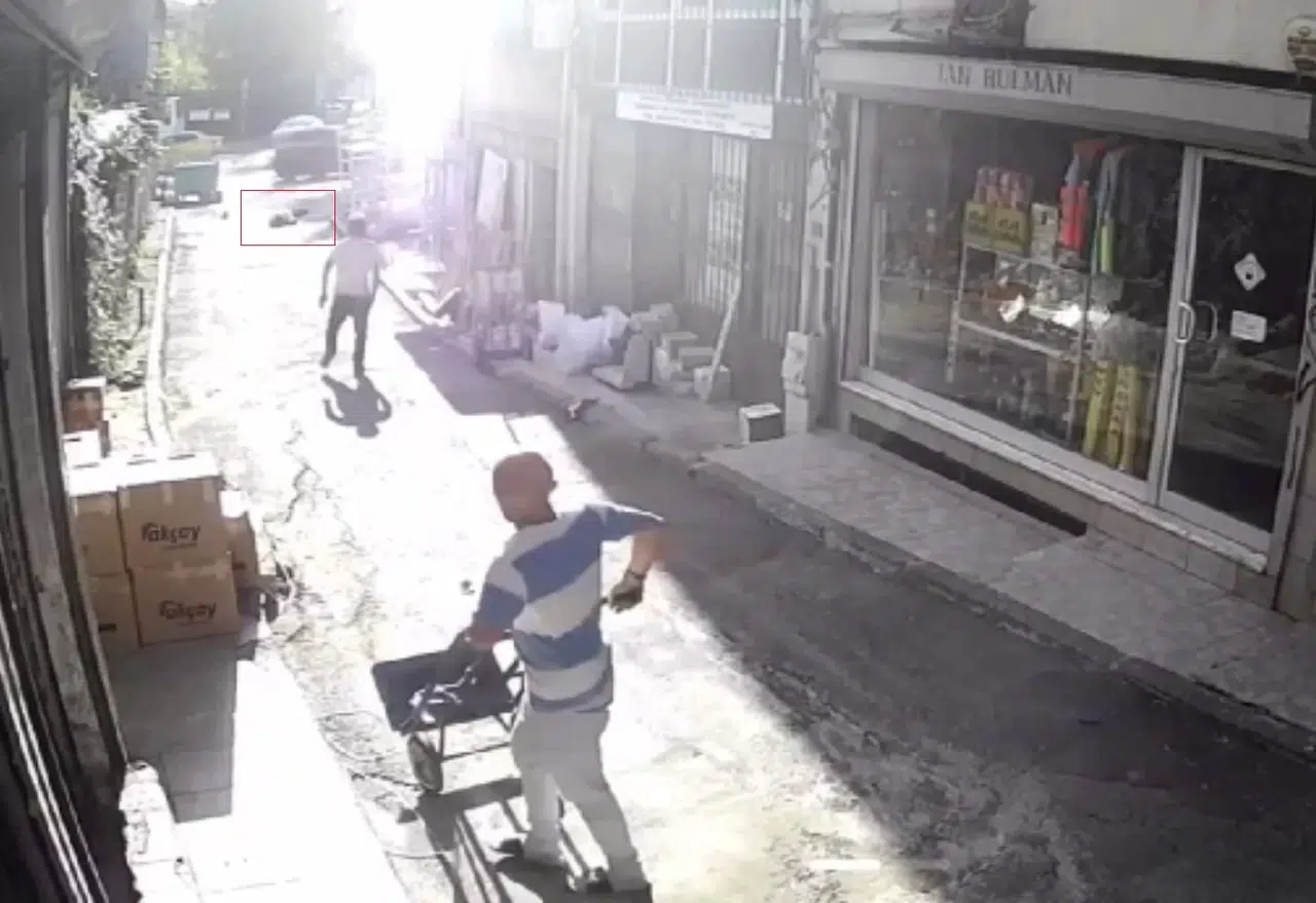 Beyoğlu’nda Genç Mühendis 4 Katlı Binanın Terasından Düştü
