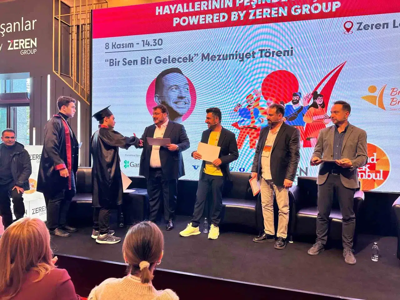 Brand Week Istanbul’da ‘Bir Sen Bir Gelecek’ Projesi Birinci Mezunlarını Verdi