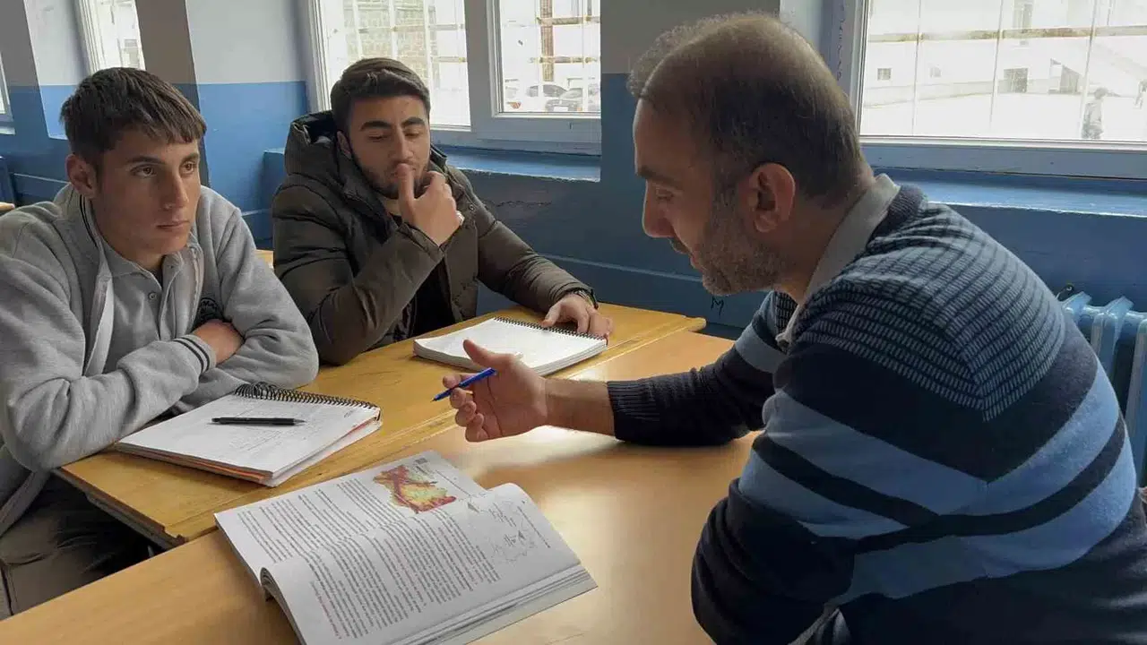 Depremzede Öğretmenin Eğitim Azmi