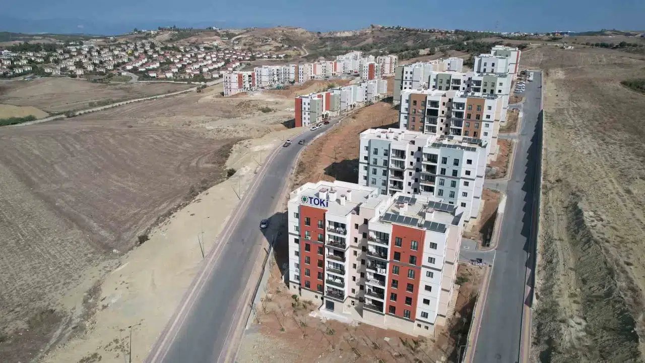 Depremzedeler TOKİ ile Hem Yuva Buldu Hem Zelzele Korkusunu Yendi