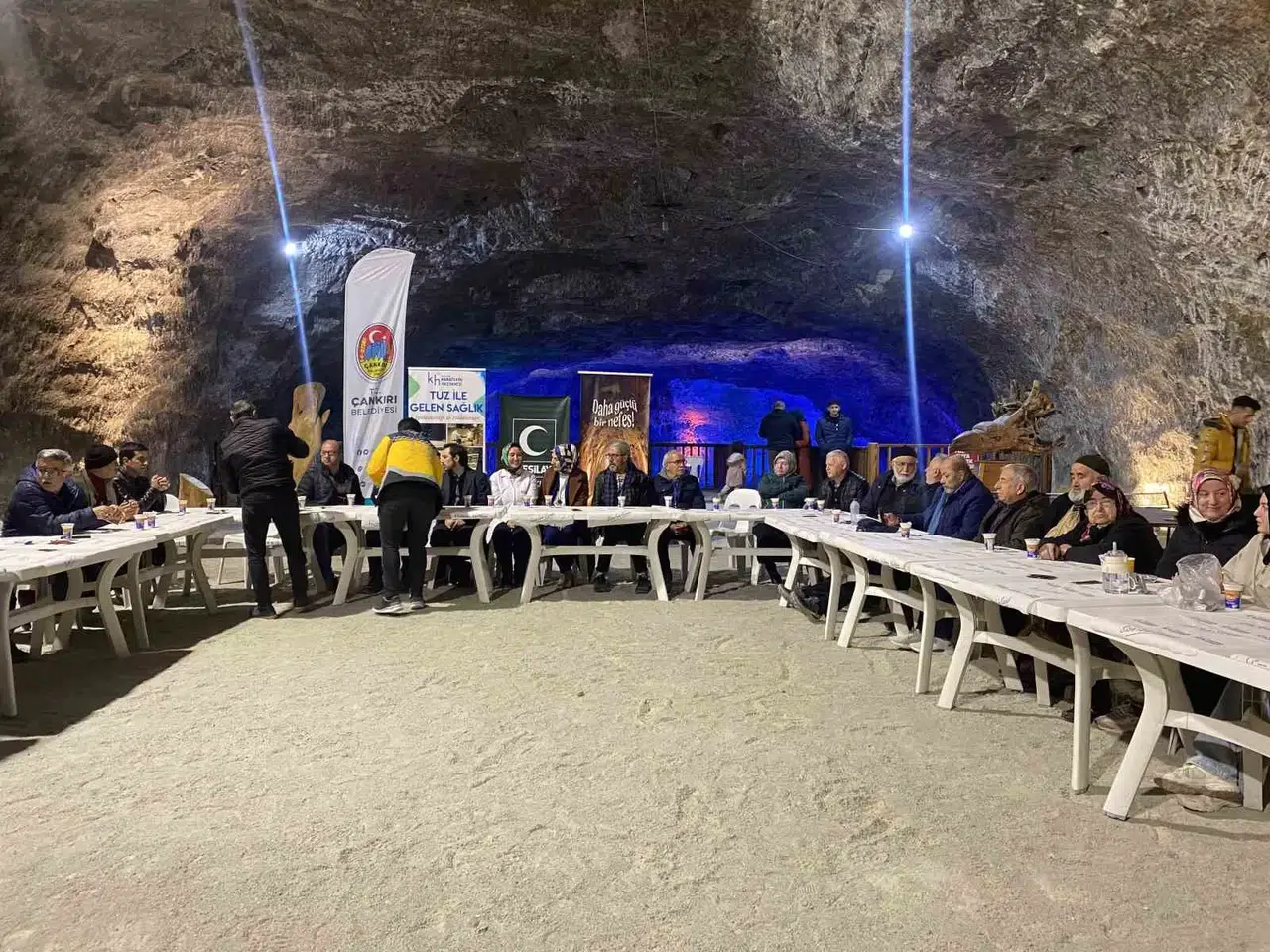 Dünya Koah Günü’nde Yerin 150 Metre Altında Şifa Aradılar