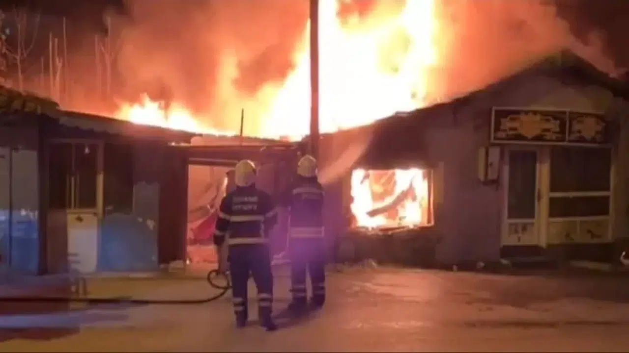 Edirne’de İş Yeri Alevlere Teslim Oldu