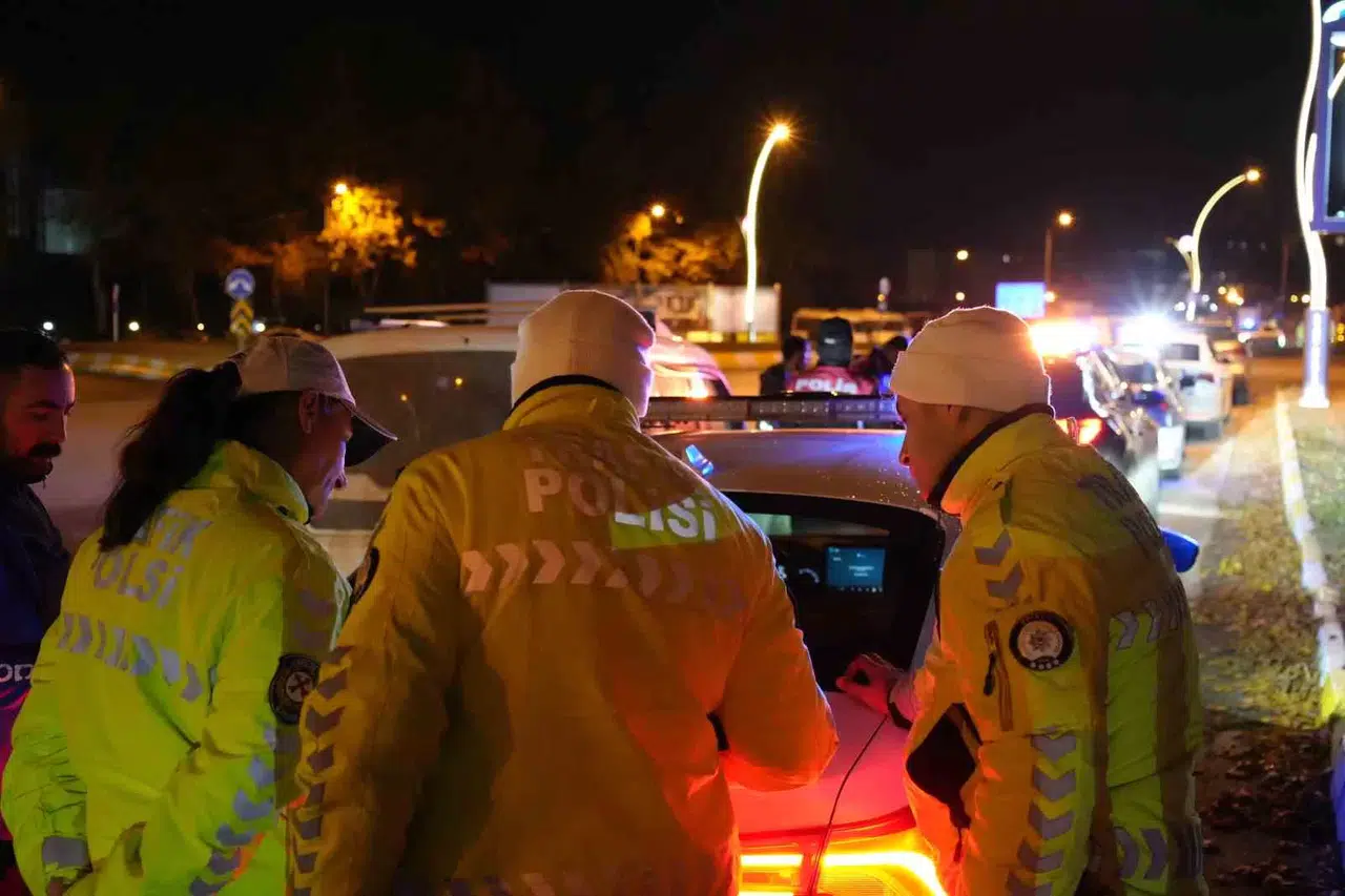 Edirne’de Trafik Polisleri 17 Takımla Uygulama Yaptı