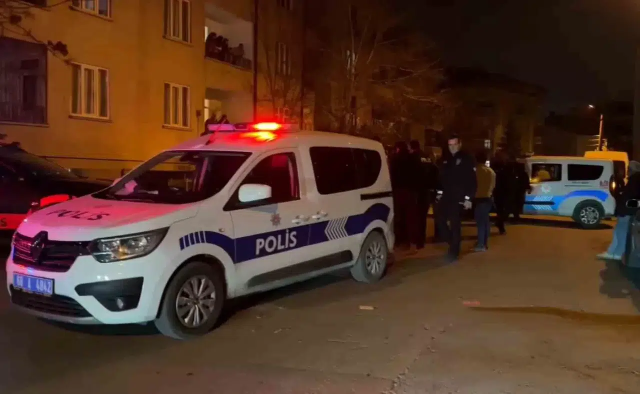 Havai Fişekli Asker Cümbüşüne Polis Baskını