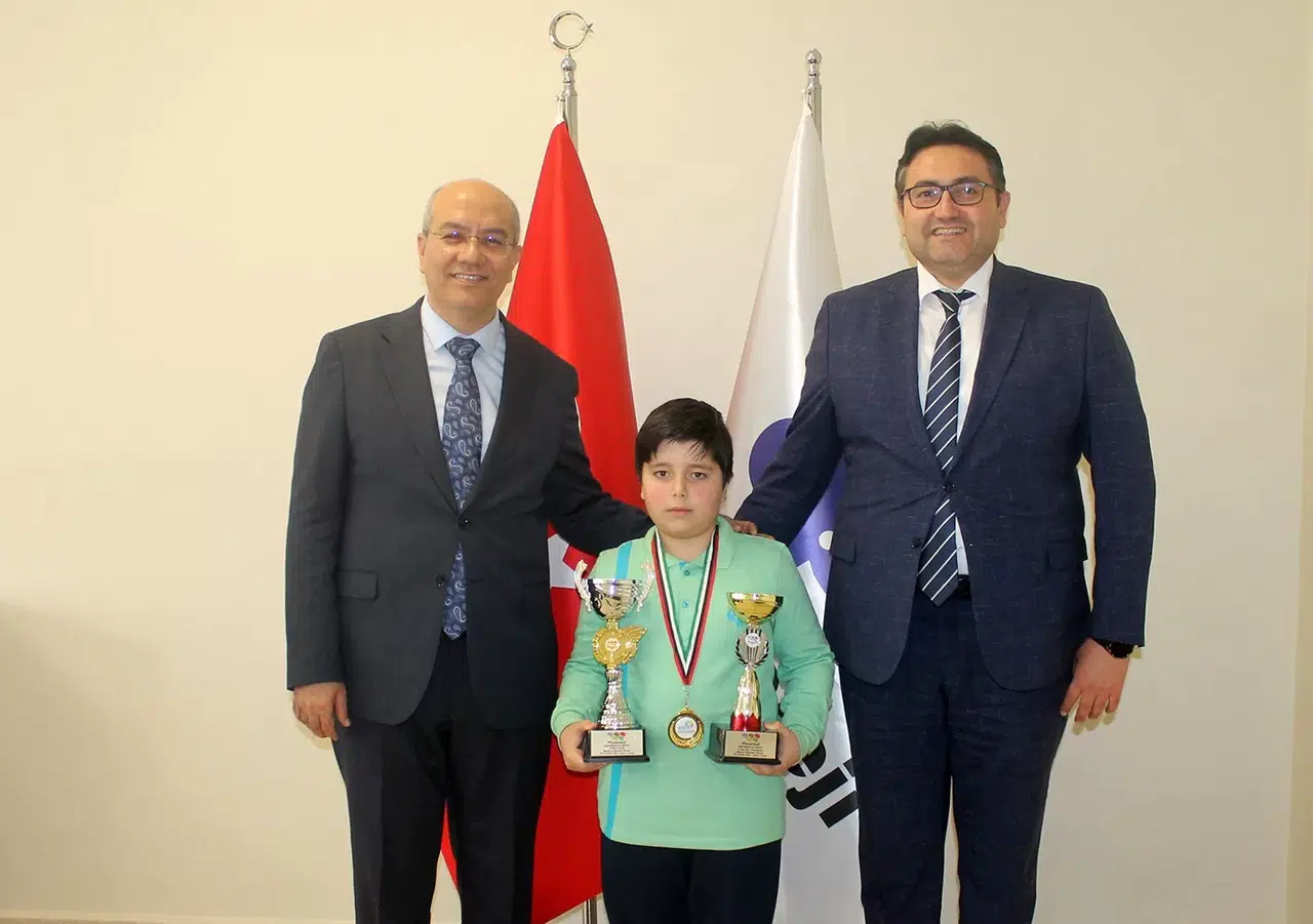 İhlas Koleji Öğrencisi, Türkiye Beyin Olimpiyatlarında Türkiye Birincisi Oldu