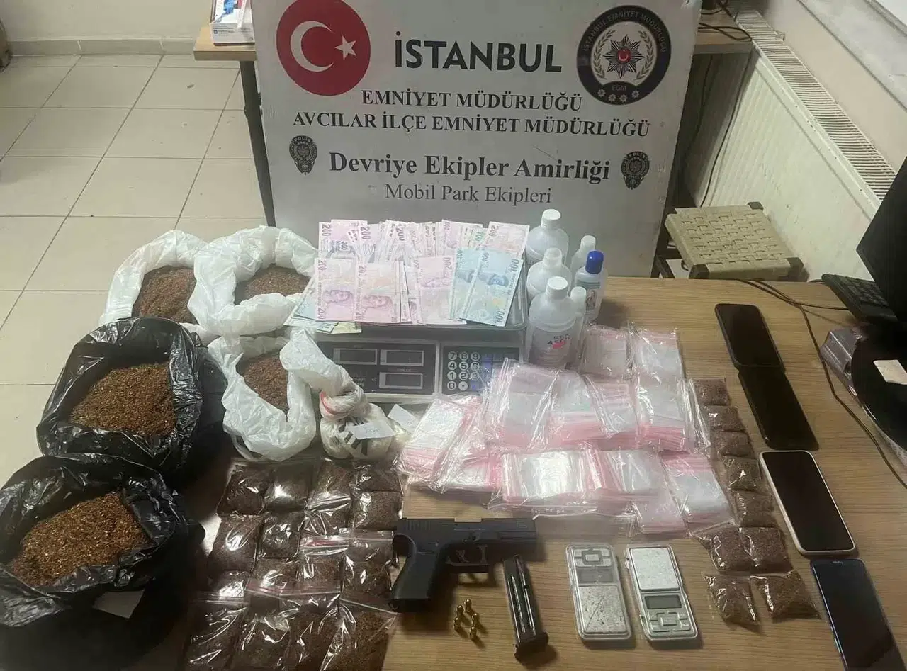 İstanbul’da Uyuşturucu Satıcılarına Geniş Çaplı Operasyon: 5 Kuşkulu Yakalandı