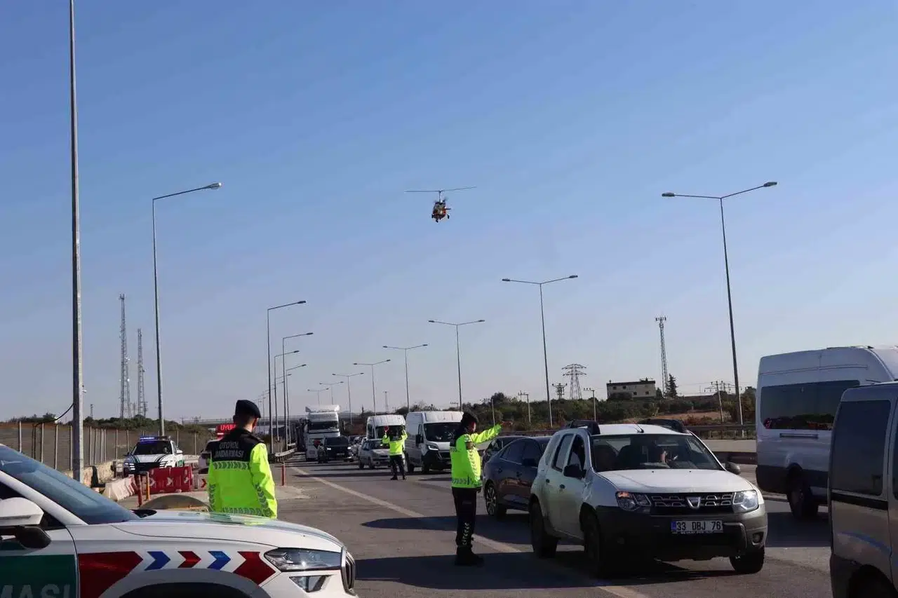 Jandarmanın Havadaki Gözü ’Cayrokopter’ ile Otoyolda Kontrol