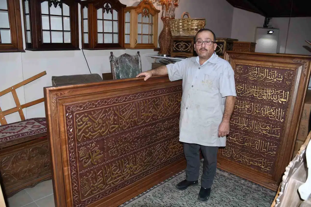 Kaybolan Meslekler Ortasında Yer Alan Ahşap  Oymacılığı Sanatını Kendi İmkanları ile Yaşatmaya Çalışıyor