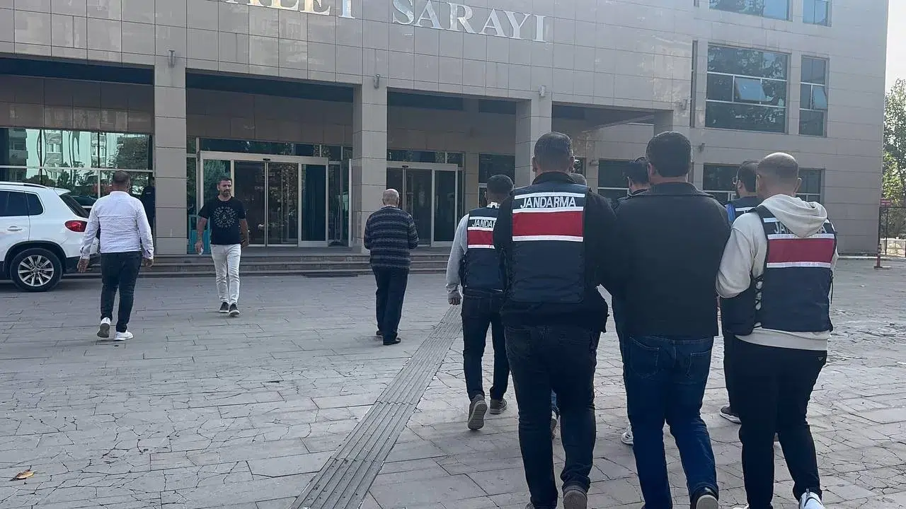 Kilis’te Pkk/Pyd/Ypg Üyesi 2 Şahıs Yakalandı