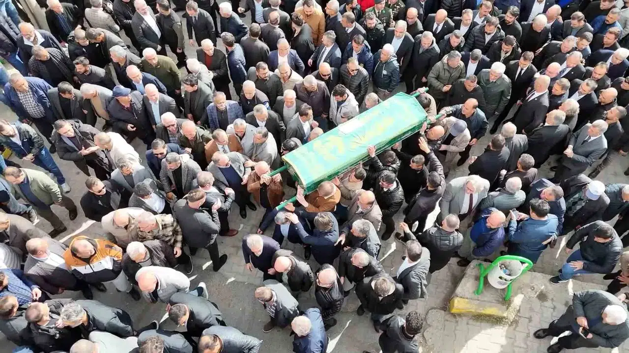 Kuzeninin Silahlı Hücum Sonucu Hayatını Kaybeden Belediye Başkanı Son Yolcuğuna Uğurlandı