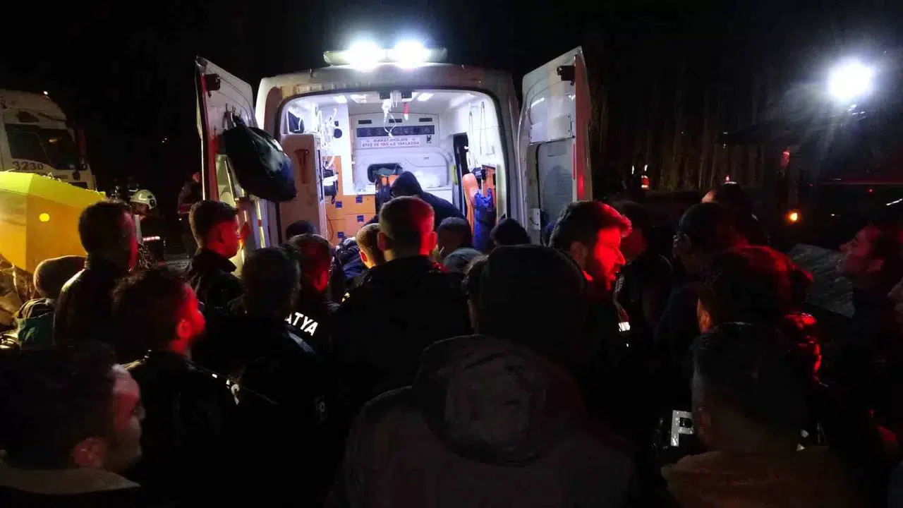 Malatya’da Devrilen Tırın Altında Kalan 2 Polisten Biri Şehit Oldu