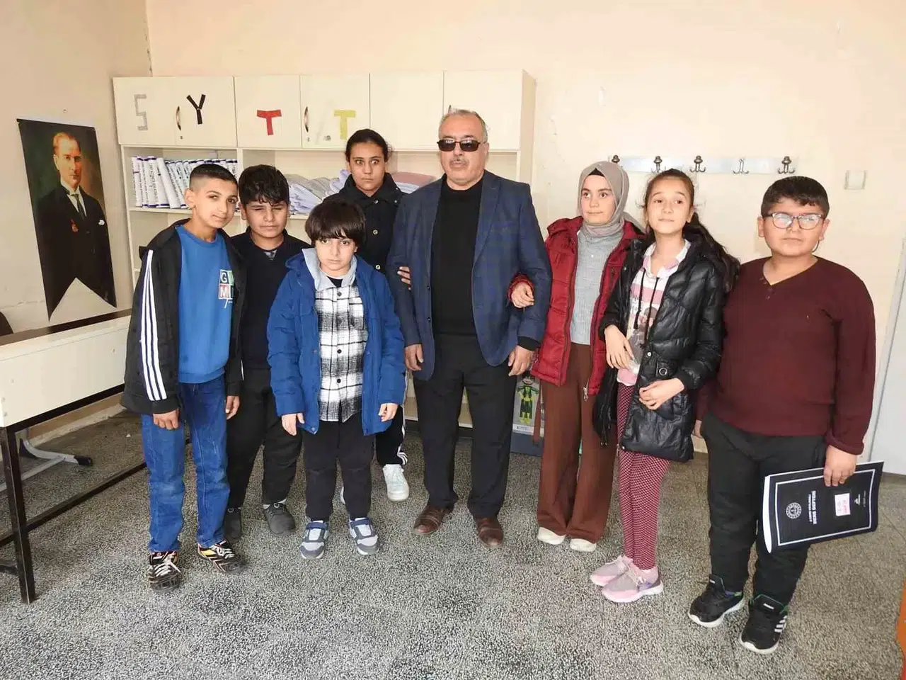 Mezunu Olduğu Okulda Kendisi Üzere Görme Engellilere 40 Yıldır Öğretmenlik Yapıyor