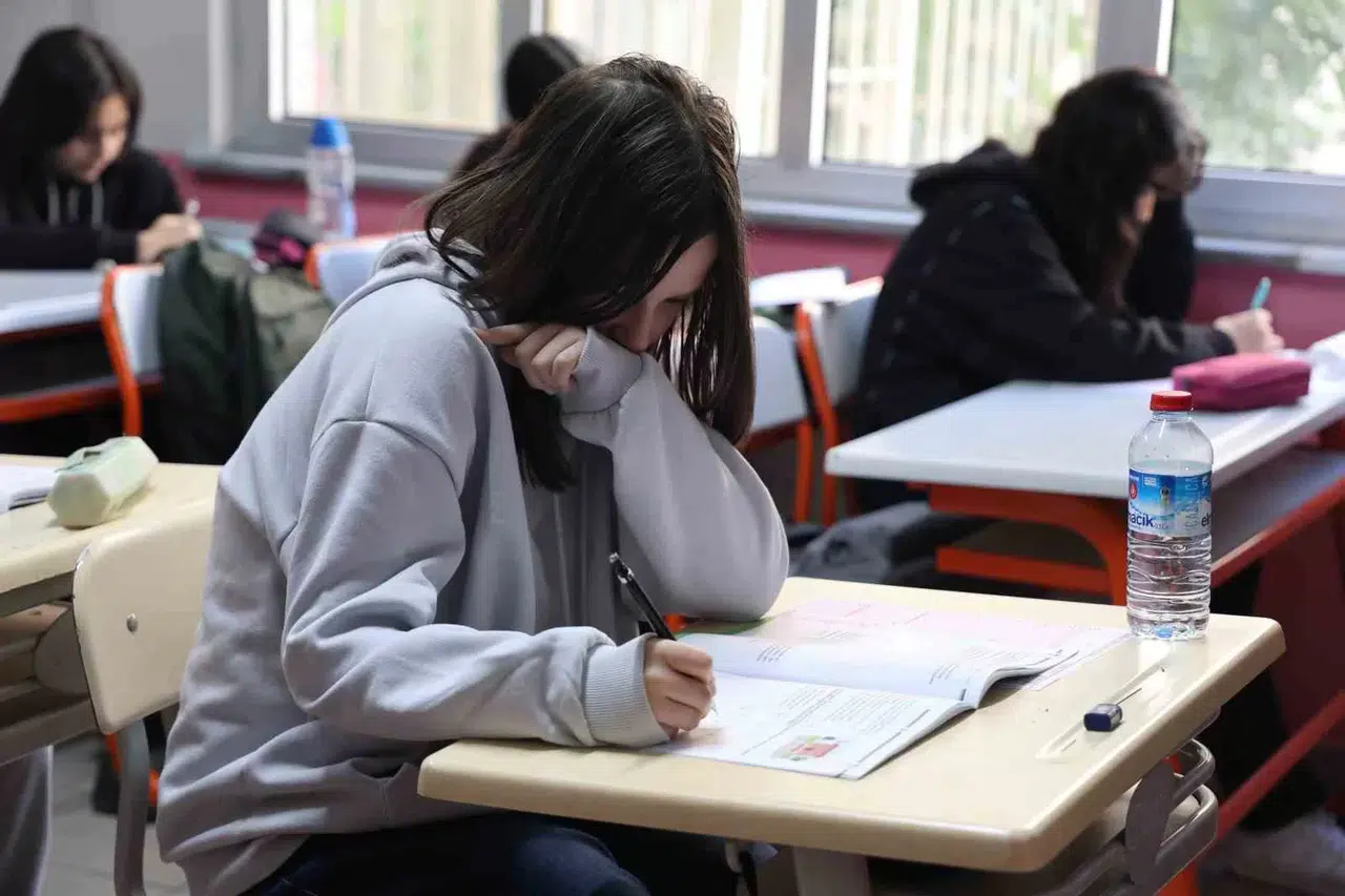 Öğrencilere 40 Yıllık Başarılı Meslek Rahatlığı İçin ’Azimli Çalışma’ Tavsiyesi