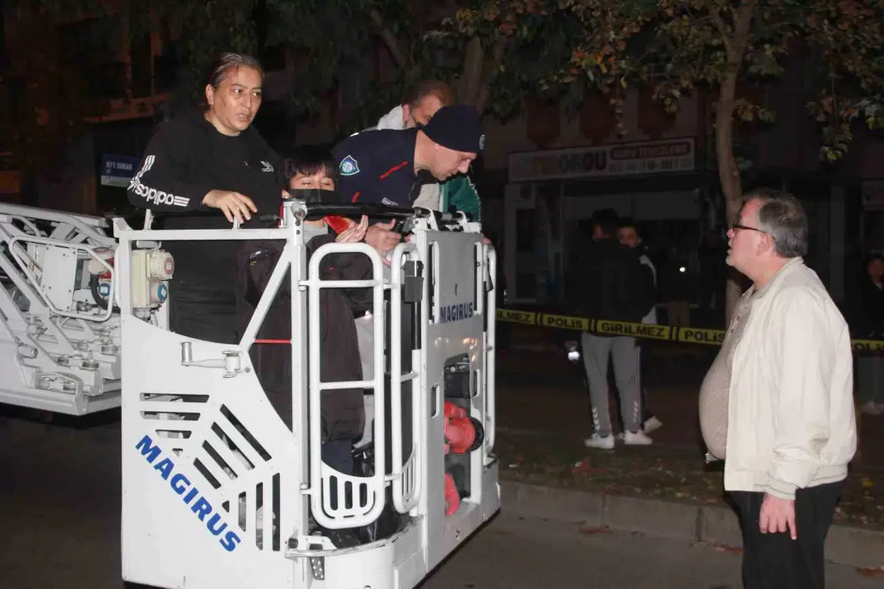 Ordu’da 5 Katlı Binanın Deposunda Yangın: 14 Kişi Tahliye Edildi, 1 Kişi Dumandan Etkilendi