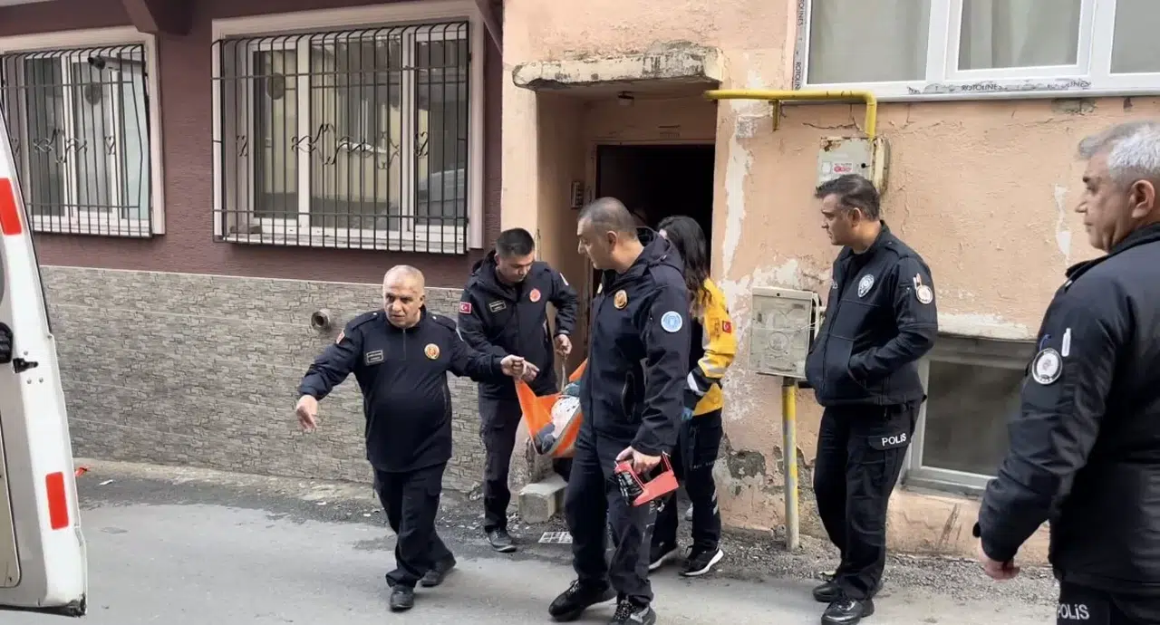 (Özel) Meskende 5 Gündür Mahsur Kalan Yaşlı Çiftin Yardımına Gruplar Yetişti