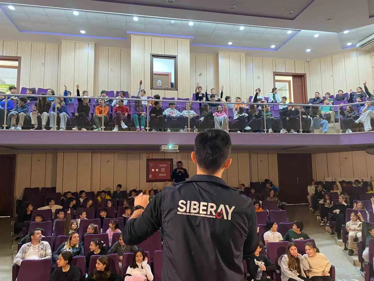 Polisten Kolej Öğrencilerine Siber Güvenlik Eğitimi