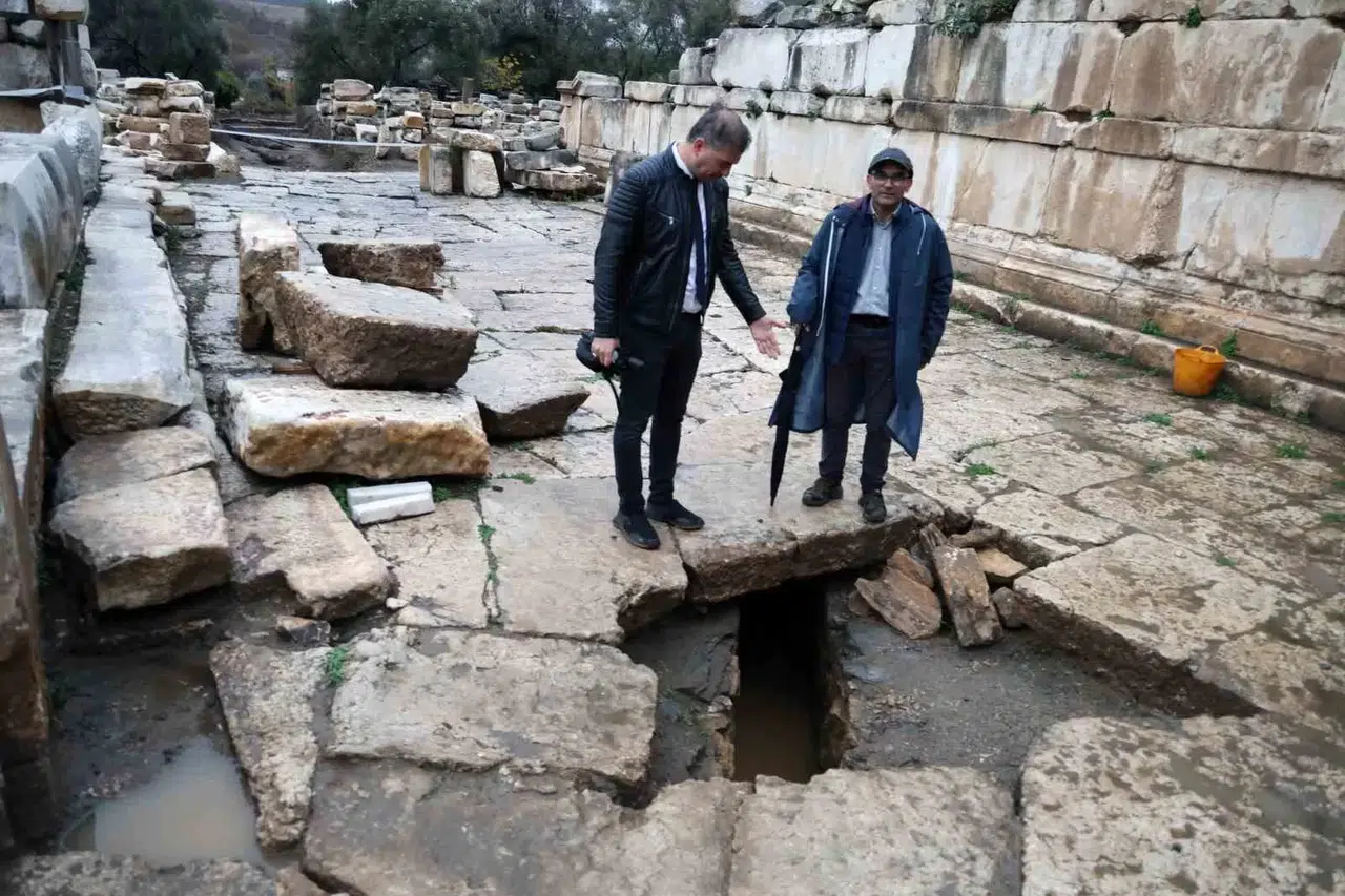 Stratonikeia Antik Kenti 5 Büyük Sarsıntı Yaşadı, Altyapısı Hala Çalışıyor