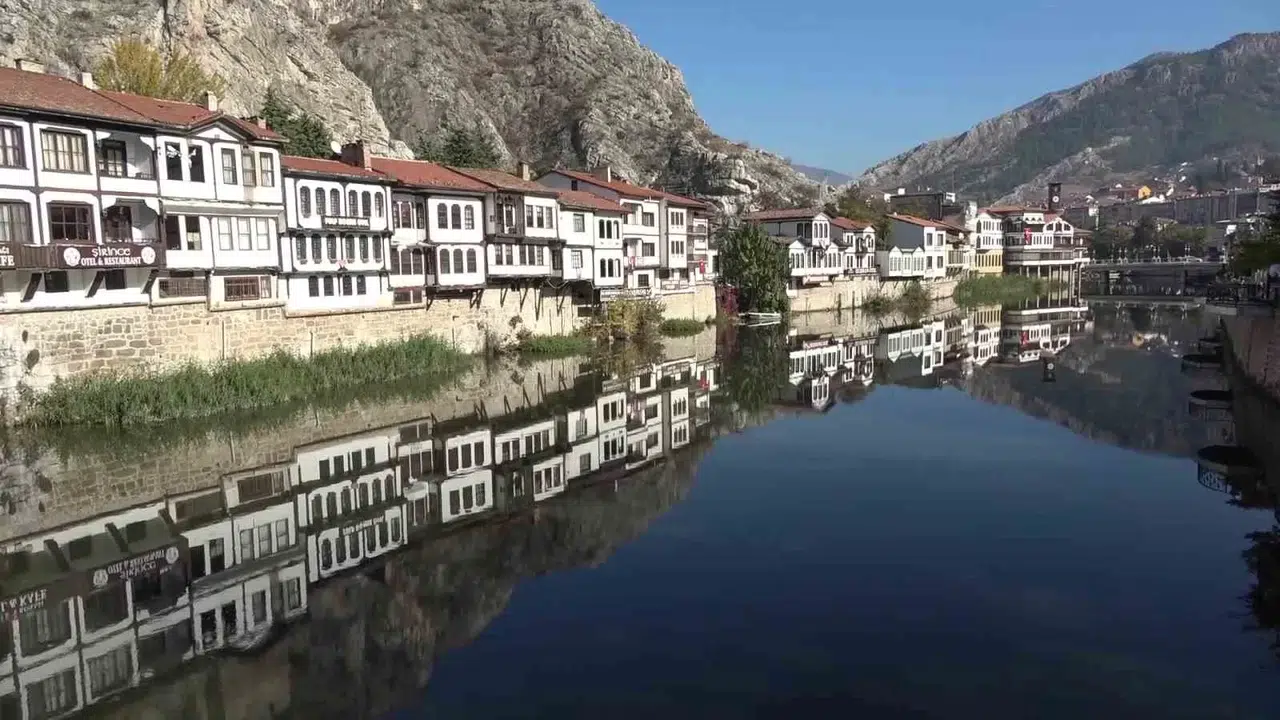 Tablo Üzere Kent Amasya