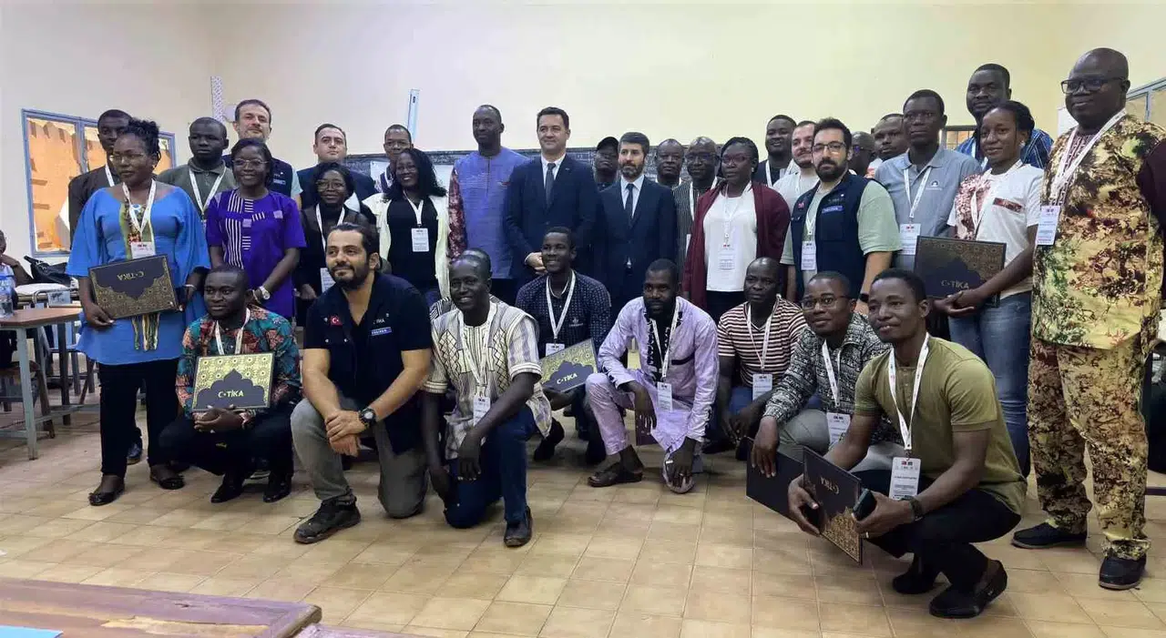 Tika’dan Burkina Faso Acil Sıhhat Çalışanına Eğitim Dayanağı