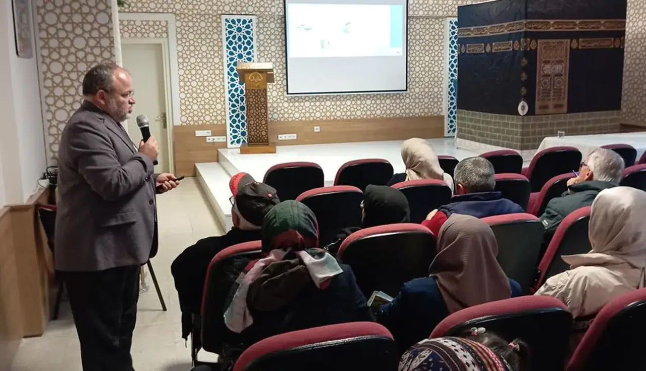 Umrecilere Eğitim Semineri