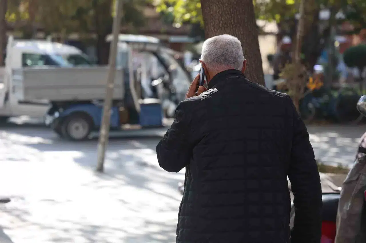 Yaşlıları Dolandırıcılardan Müdafaanın En Tesirli Yolu: Dijital Okuryazarlığının Artırılması