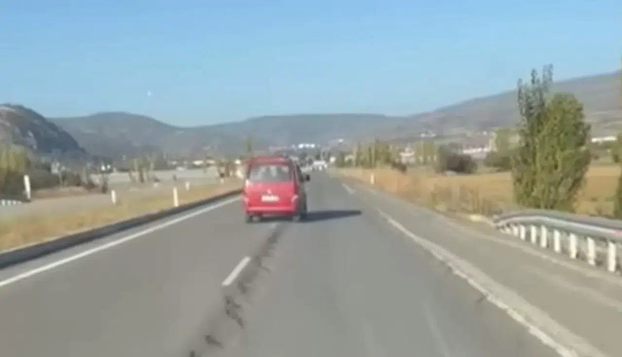 ‘Yeni Yapılan Yolda Çökmeler Var’