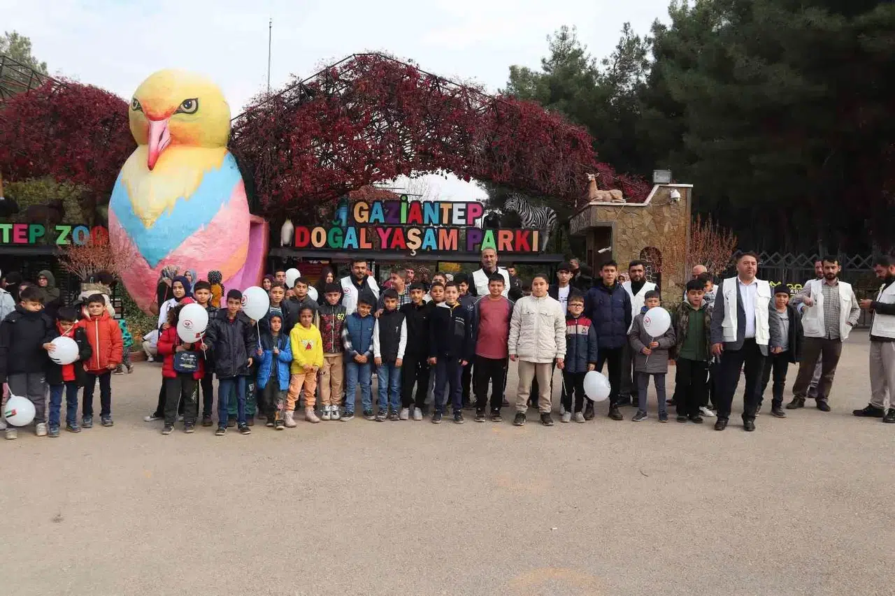 Yetim Çocuklar Gaziantep Doğal Hayat Parkı’nı Gezdi