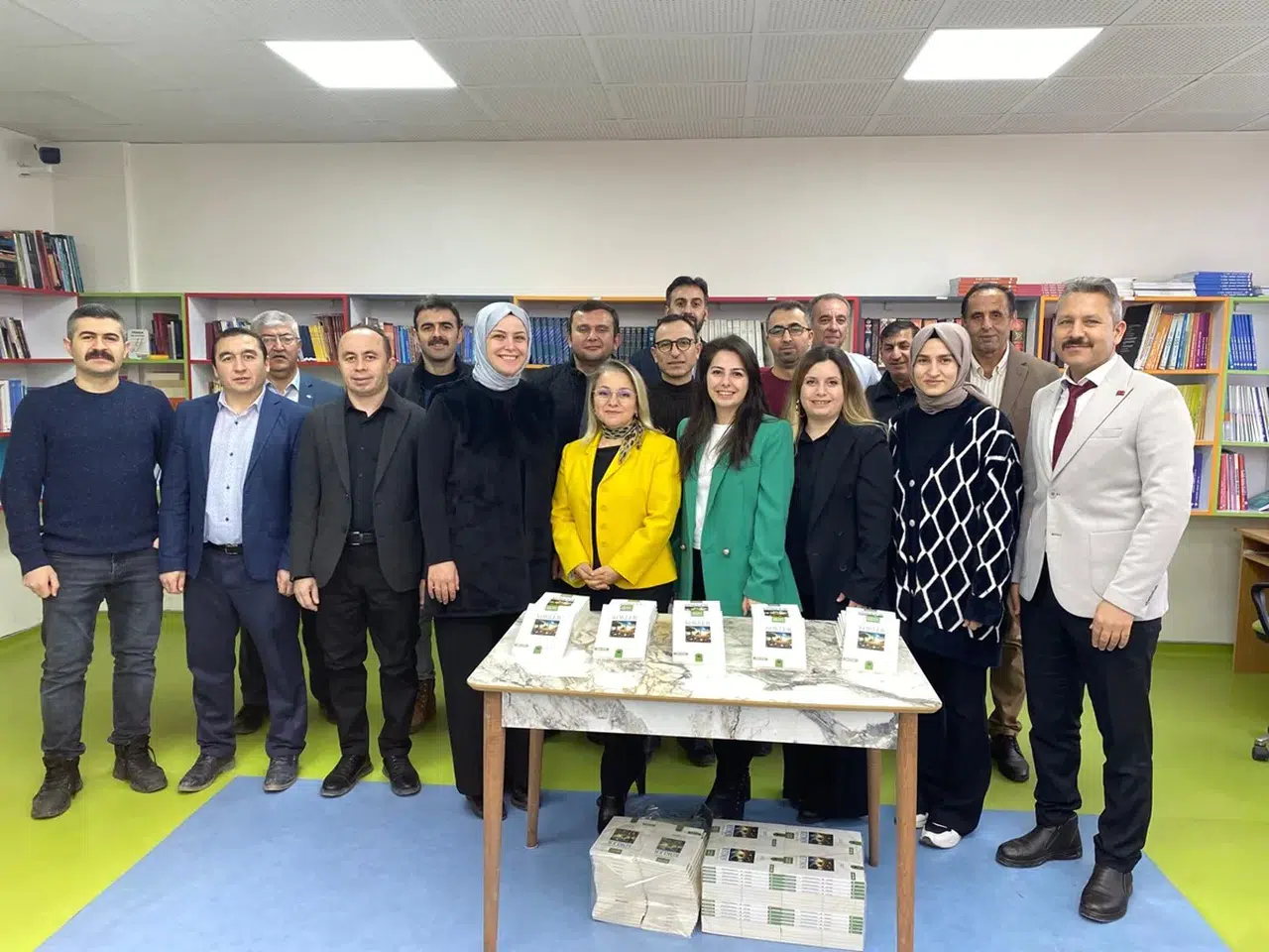 20 Öğretmen Bir Araya Geldi, Kitap Yazdı