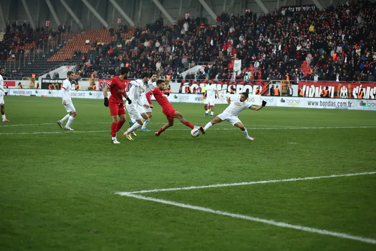Golleri Biz Attık, Bir Puan Aldık: 1-1