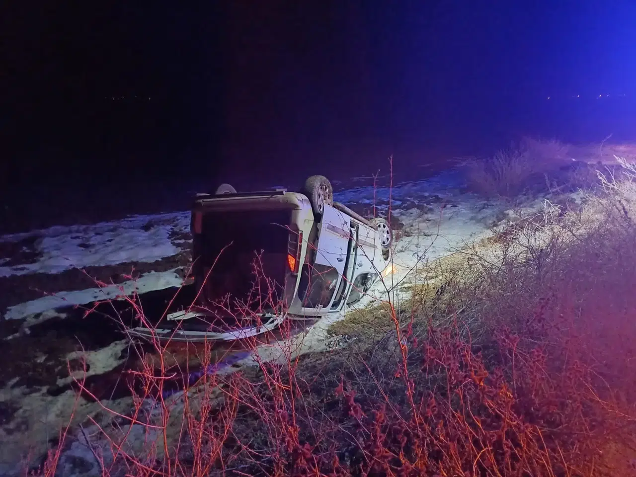 Ambulansa Yetişmeye Çalışan Otomobil Kaza Yaptı: 2 Yaralı