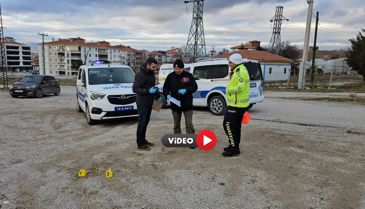 Aniden Kaçmaya Çalıştı, Üstündekini Yola Döktü
