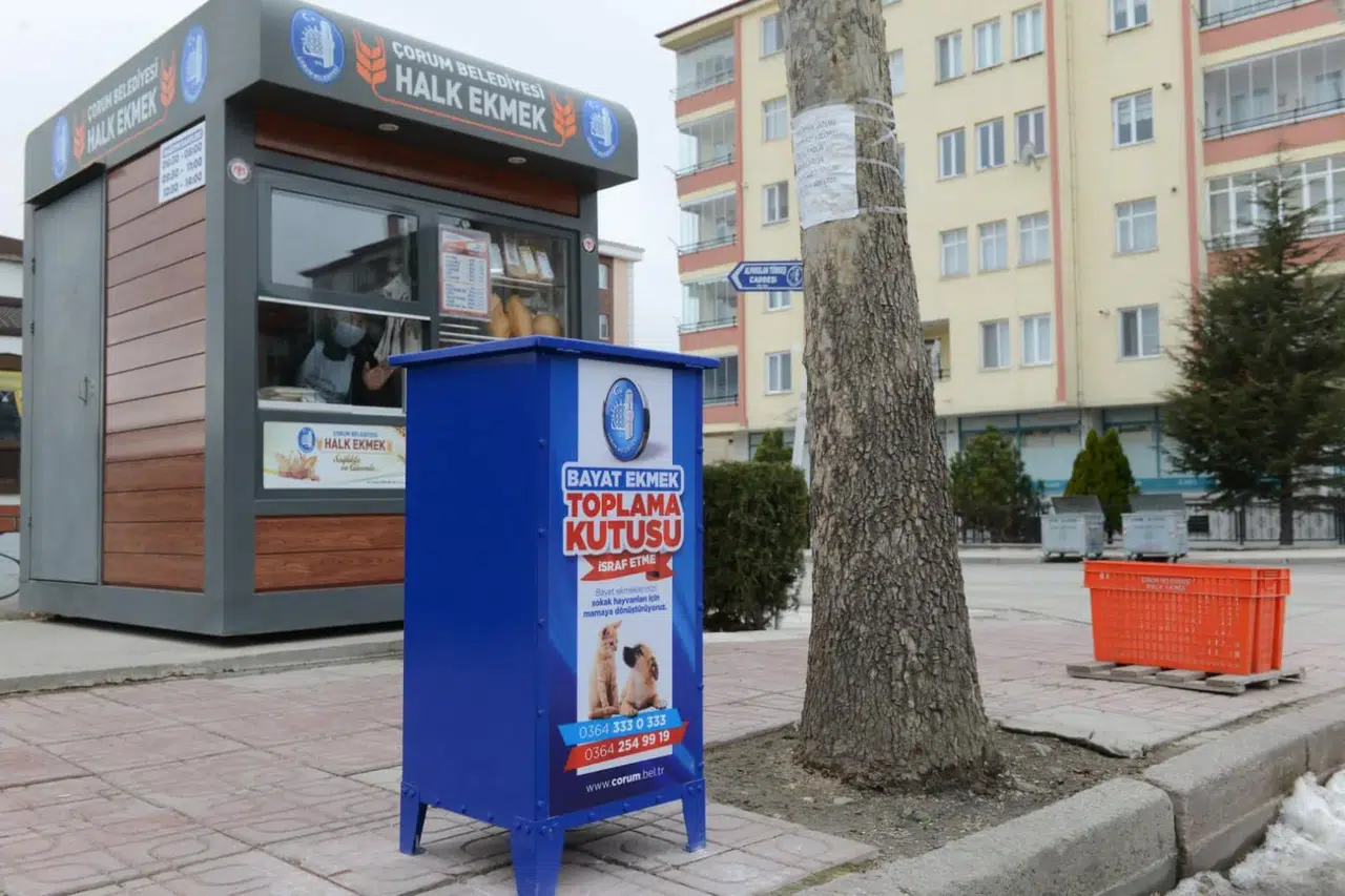 Belediyeden Bayat Ekmek Uygulaması
