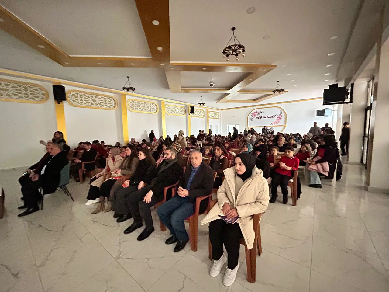 Davetliler Biletle Değil Kitapla İçeri Alındı
