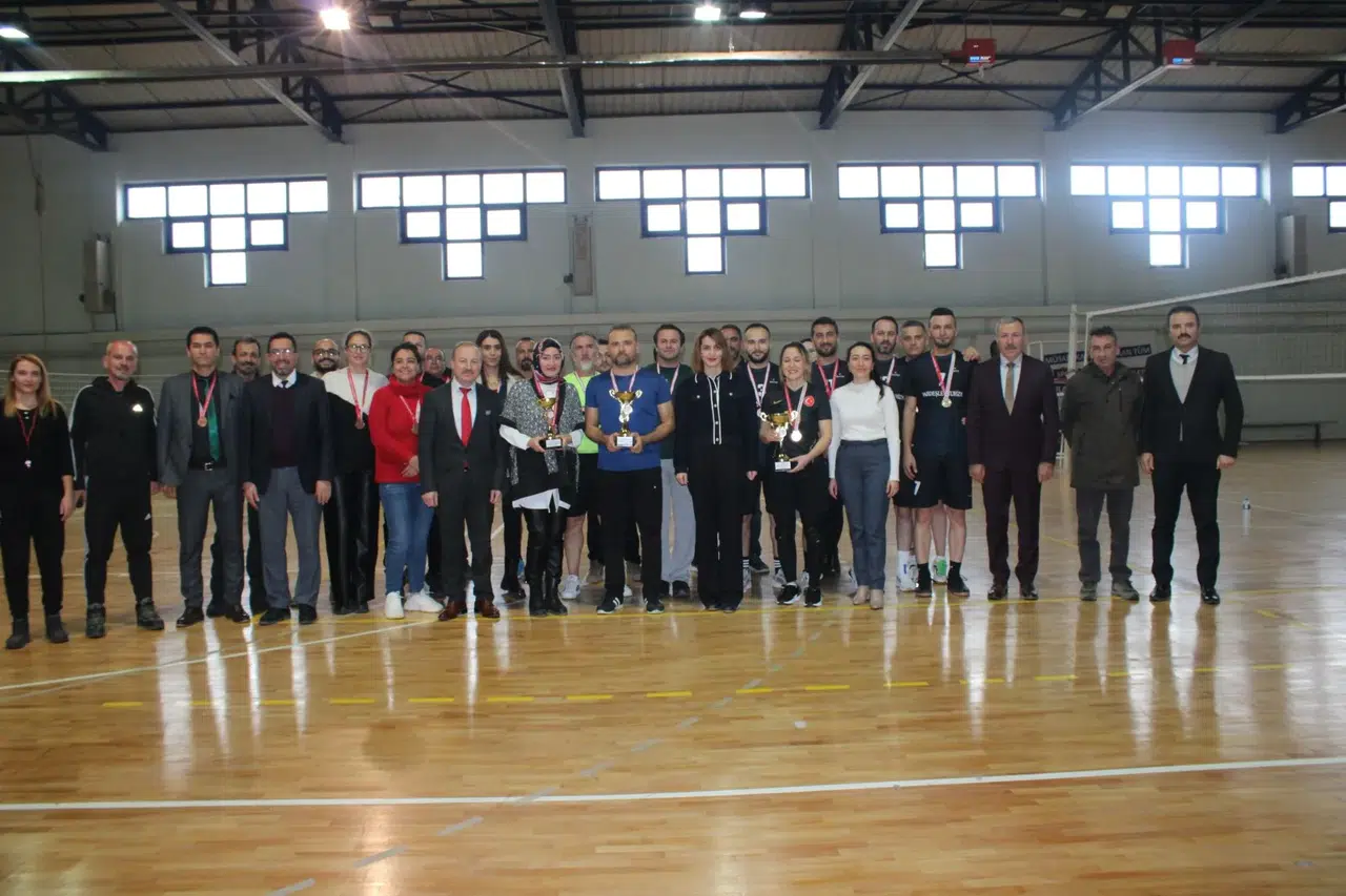 Devlet Hastanesi Voleybolda Şampiyon Oldu