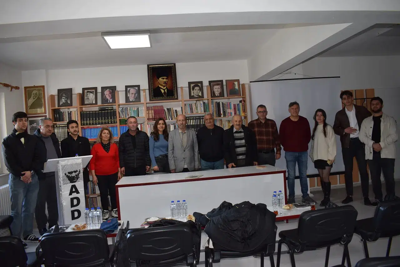 Gençler, Atatürk’ün Mektubunu İnceledi