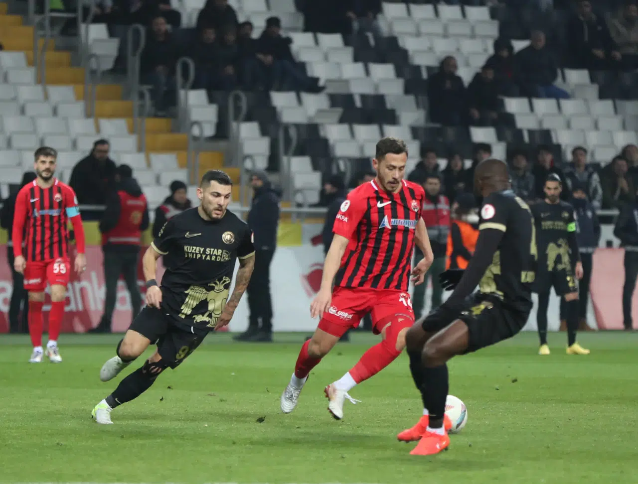 Grup Yolunda Çılgın Galibiyet: 4-6