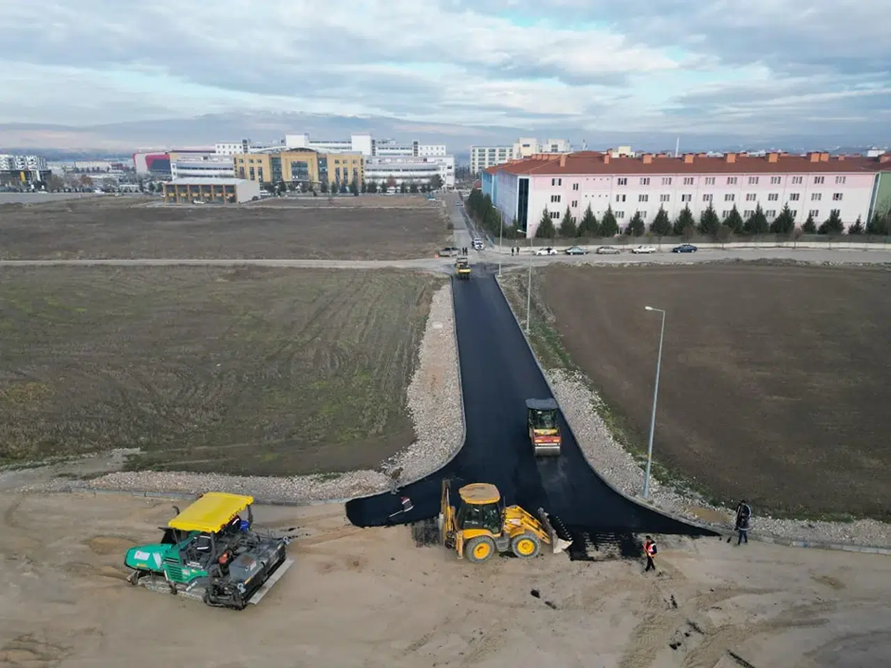 ‘Mevsim Kış, Hava Soğuk, Asfalt Olmazmış’