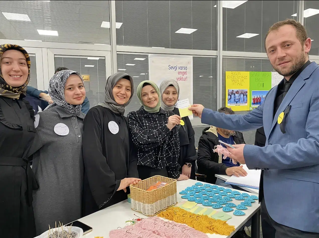 Öğrenciler, Engellilerin Yaşadığı Zorluklara Dikkat Çekti