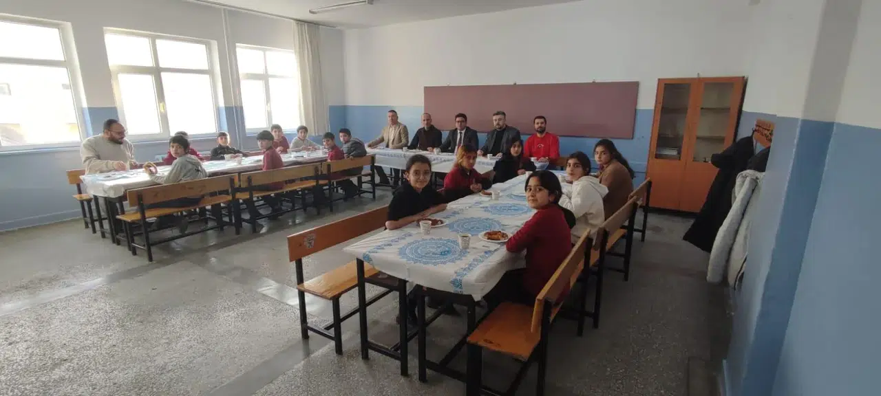 Örnek Miniklerle Bir Araya Geldi