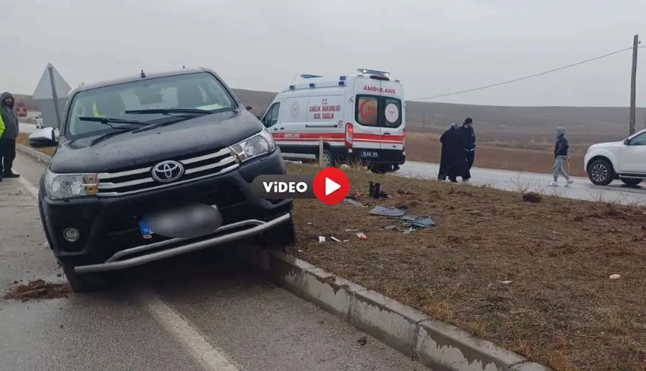 Pikap Refüje Çarptı: 5 Yaralı