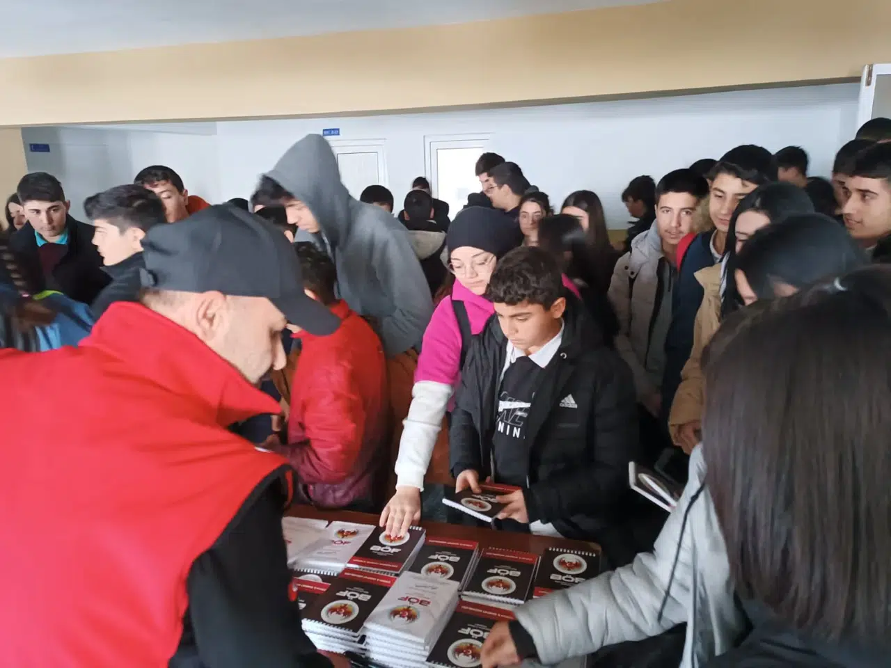 Polisten Öğrencilere Terör Farkındalık Eğitimi