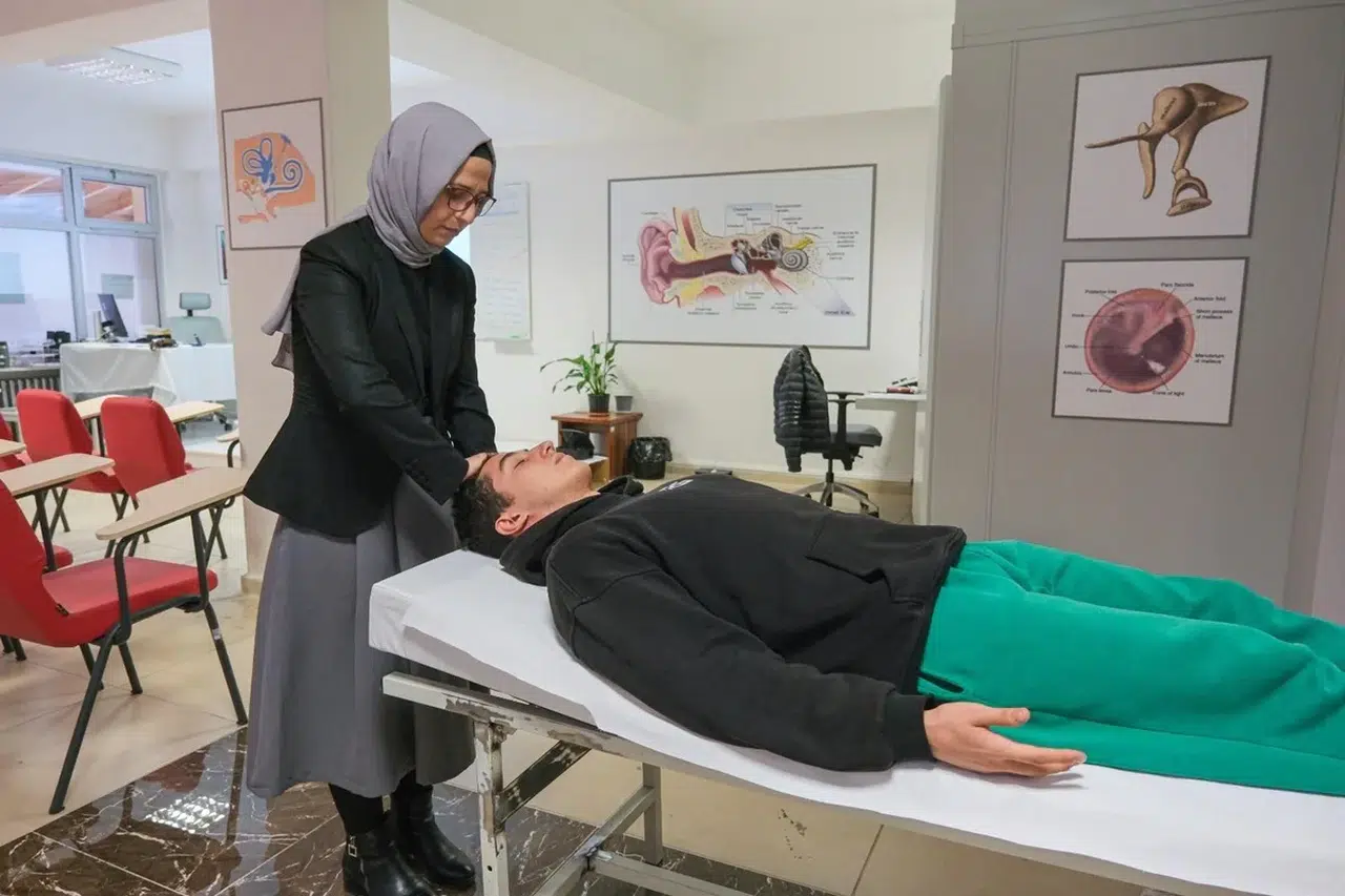 Reiki Uygulamasının Yaşam Kalitesine Etkisi Araştırılıyor