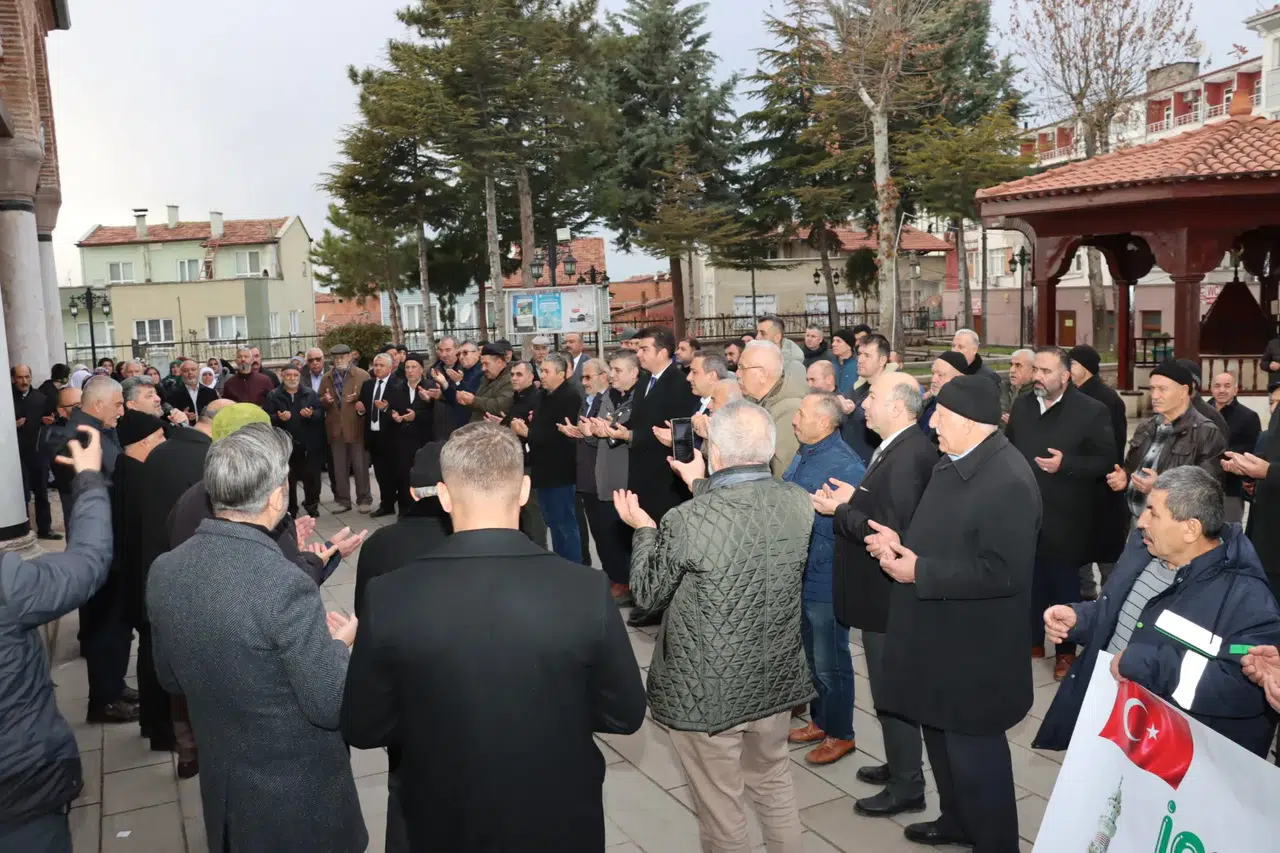 Sungurlu’da Umre Kafilesi Dualarla Uğurlandı