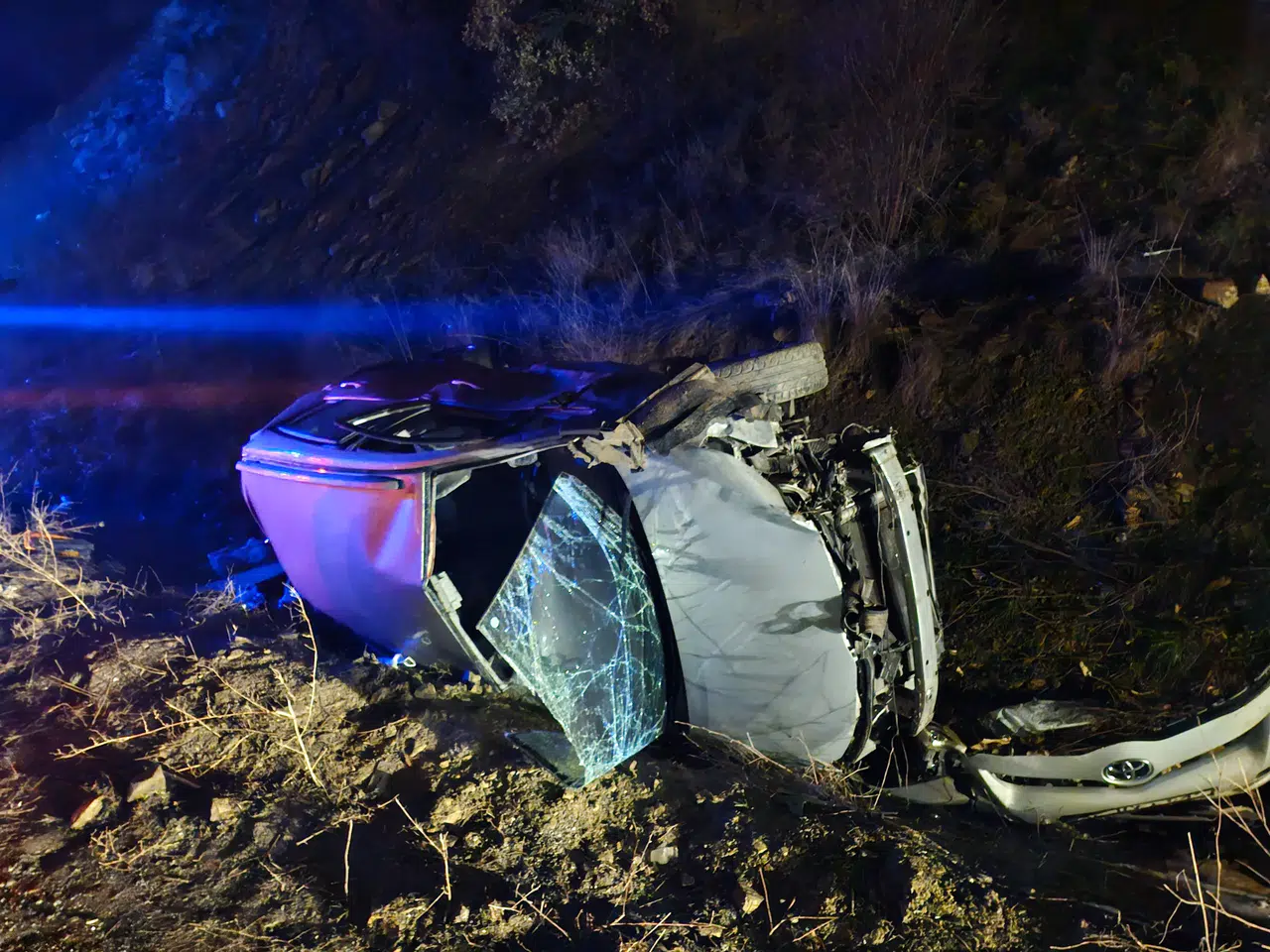 Takla Atan Otomobildeki 3 Kişi Yaralandı