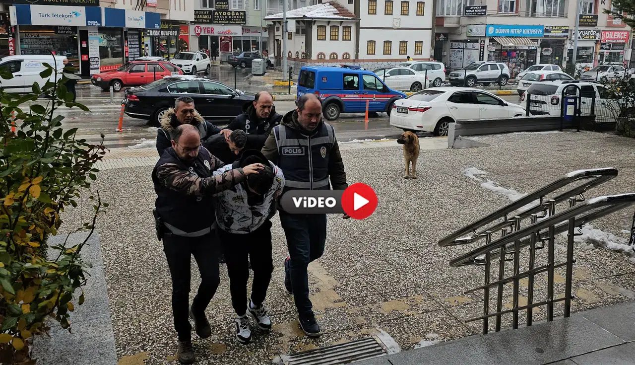 Telefonla Aradılar, Yaşlı Çifti Milyonlarca Lira Dolandırdılar