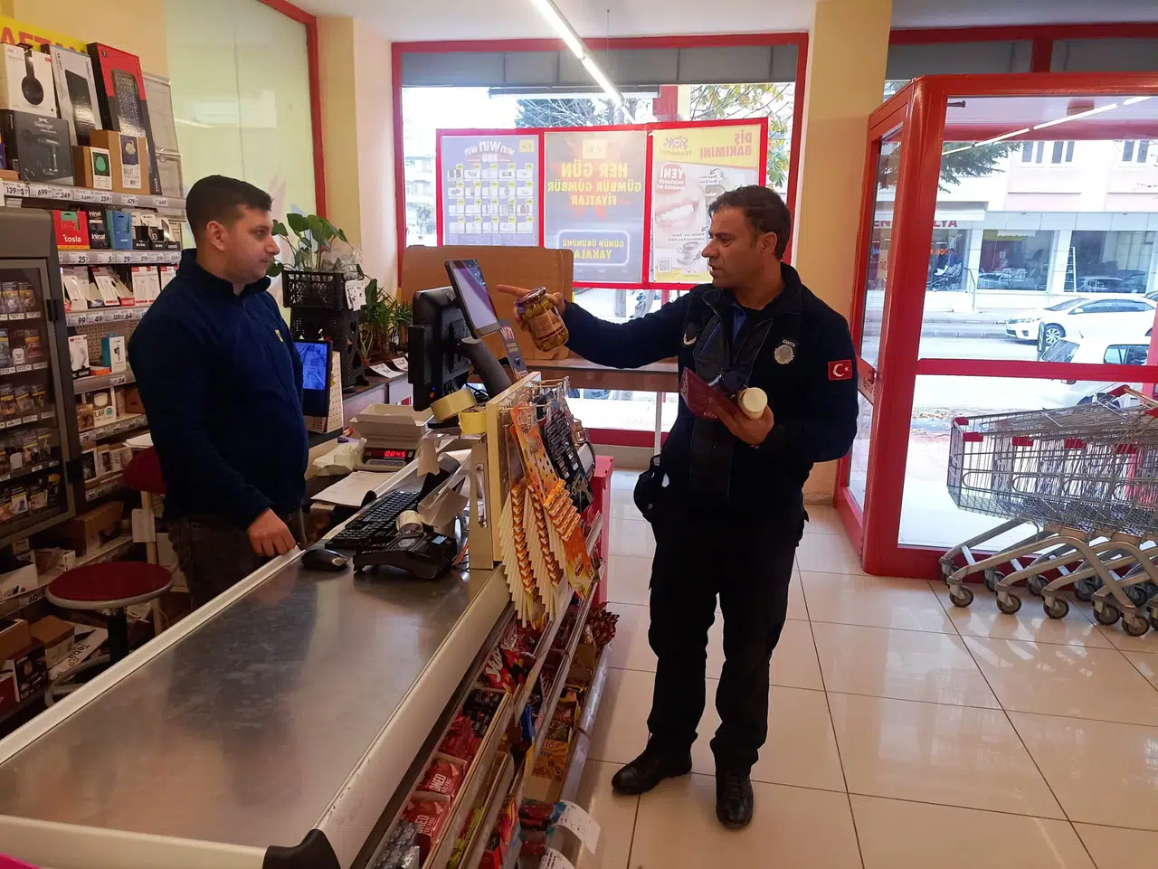 Zabıta Denetimleri Sıklaştırdı, 3 Markete Ceza Kesildi