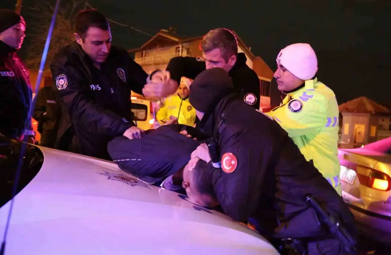 Alkollü Biçimde Polisten Kaçtı, Kaza Yapıp Yakalanınca Polisi Valiye Şikayet Etmekle Tehdit Etti