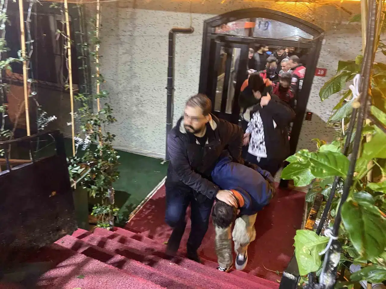 Avcılar’da Apart Görünümlü “Zehir” Binasına Baskın