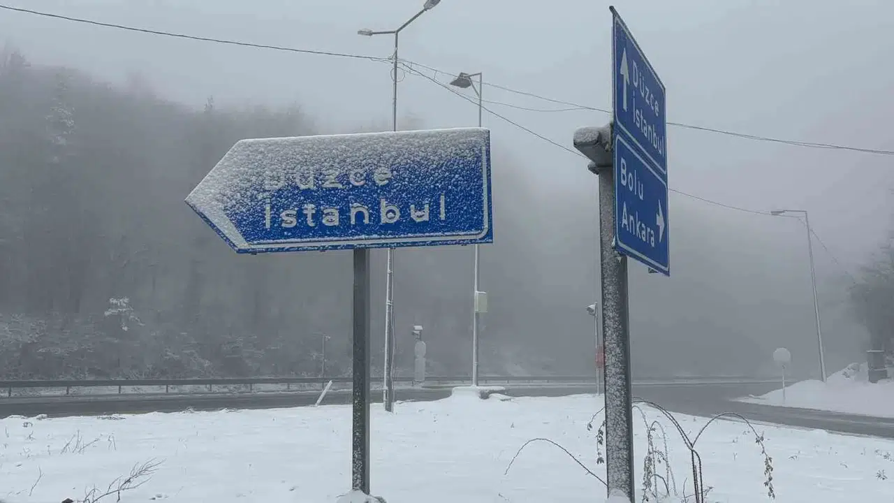 Bolu Dağı’nda Kar Yağışı ve Sis Tesirli Oluyor